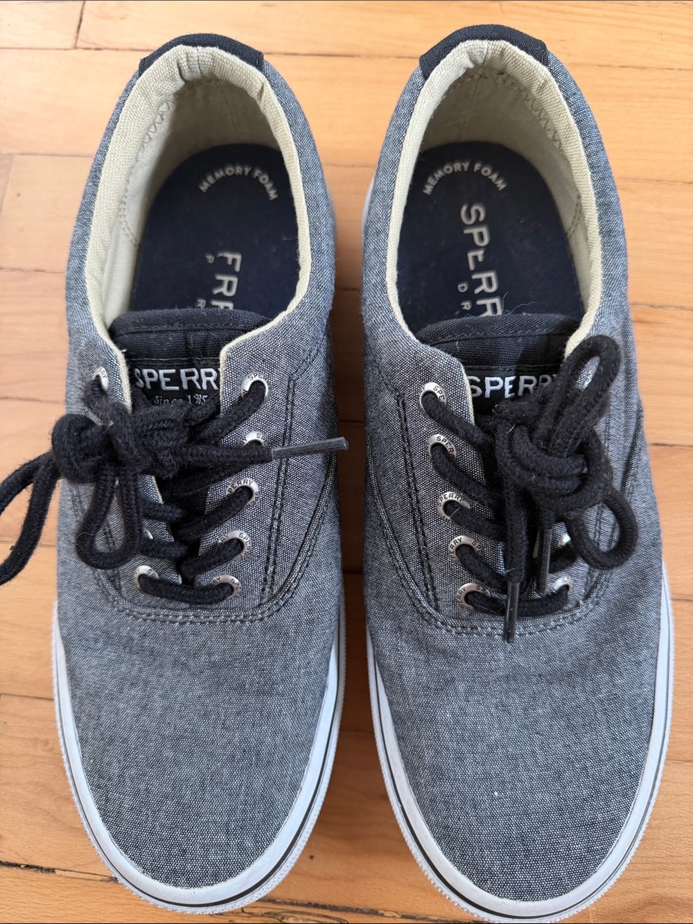 Sperry Men’s Gray Canvas Lace-Up Boat Shoes with Black Laces